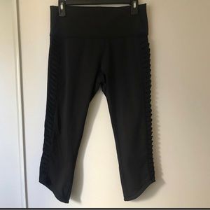 Lululemon Sunshine Salutation Crop Black 22”